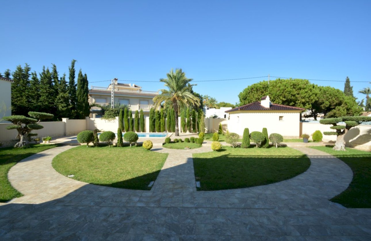 Herverkoop - Villa -
Orihuela Costa - Costa Blanca
