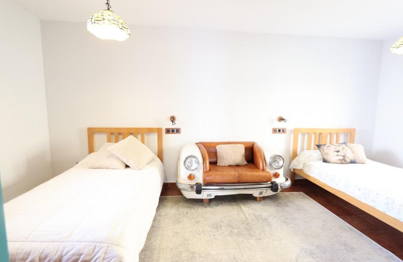 Herverkoop - Villa -
Orihuela Costa - Costa Blanca