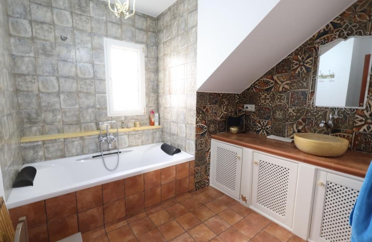 Herverkoop - Villa -
Orihuela Costa - Costa Blanca