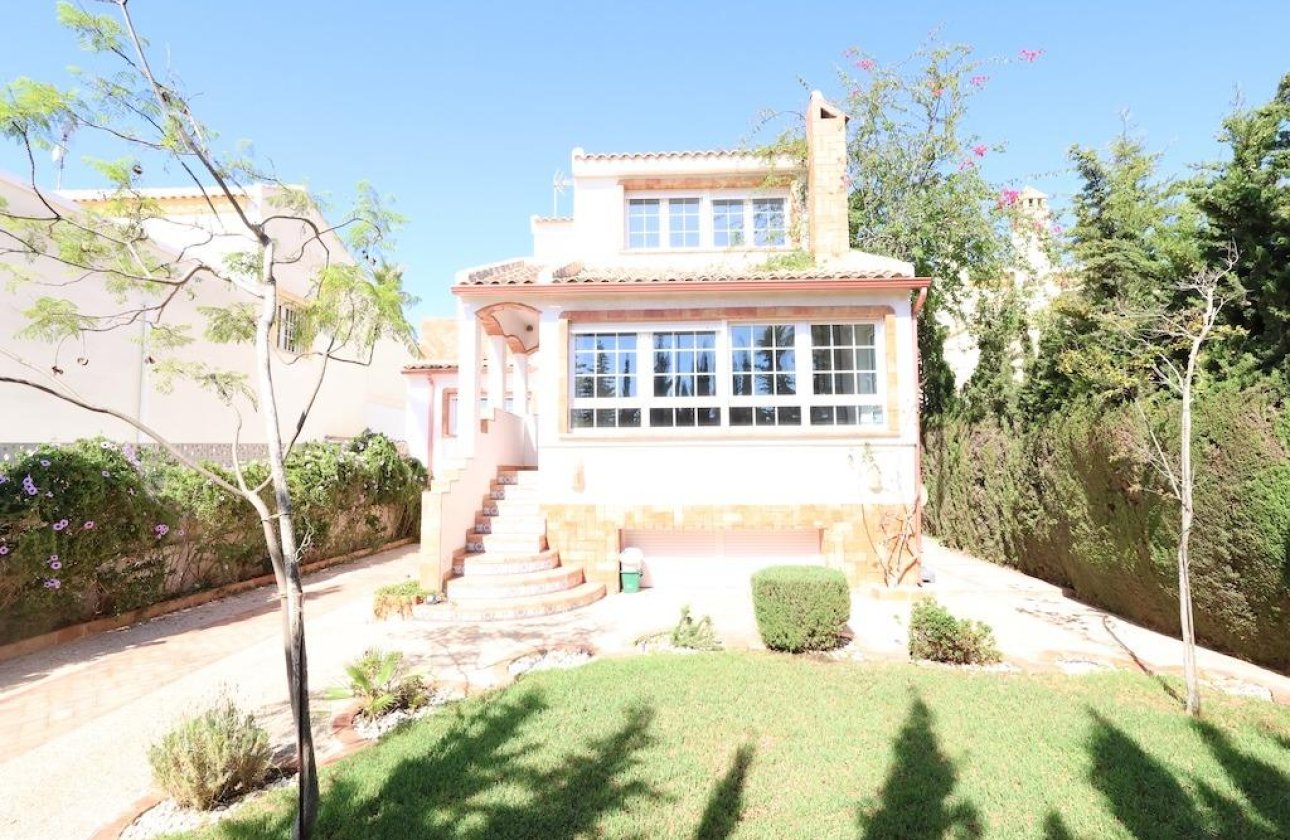 Herverkoop - Villa -
Orihuela Costa - Costa Blanca