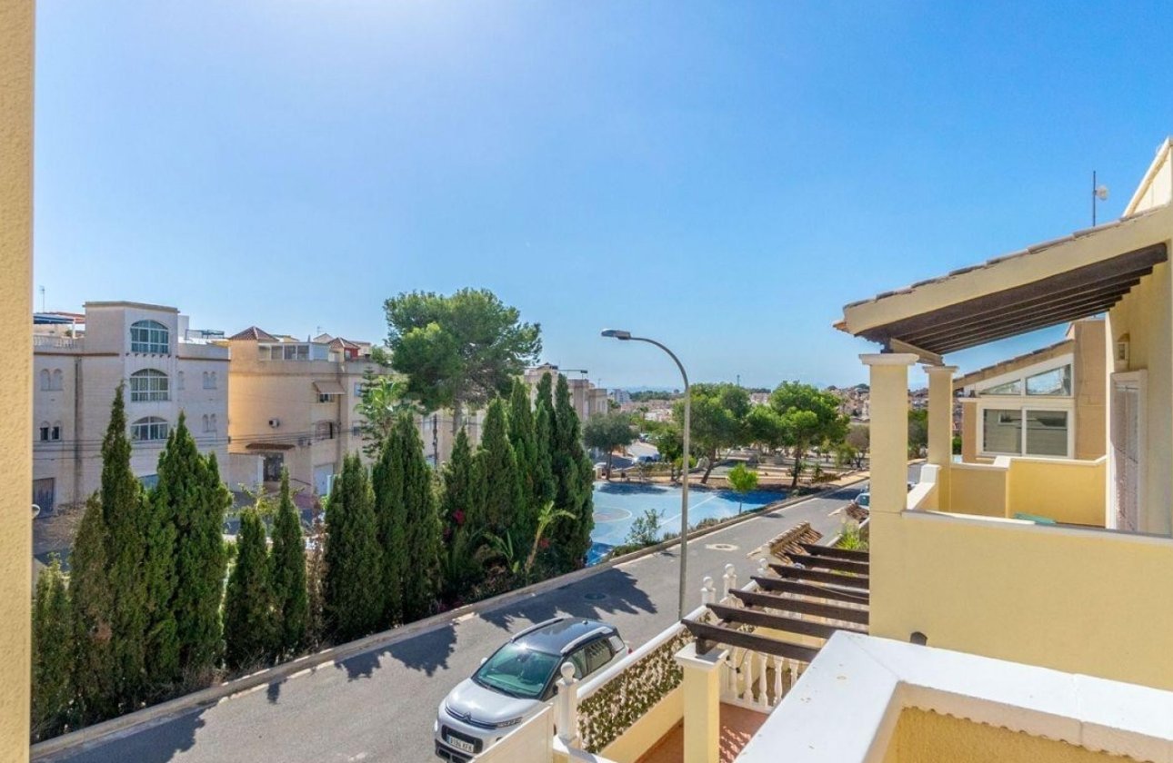 Herverkoop - Villa -
Orihuela Costa - Costa Blanca