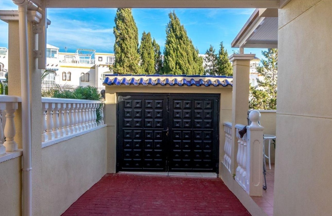 Herverkoop - Villa -
Orihuela Costa - Costa Blanca