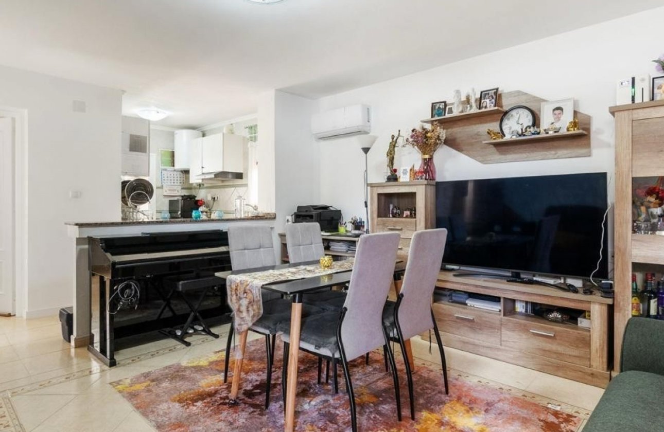 Herverkoop - Villa -
Orihuela Costa - Costa Blanca