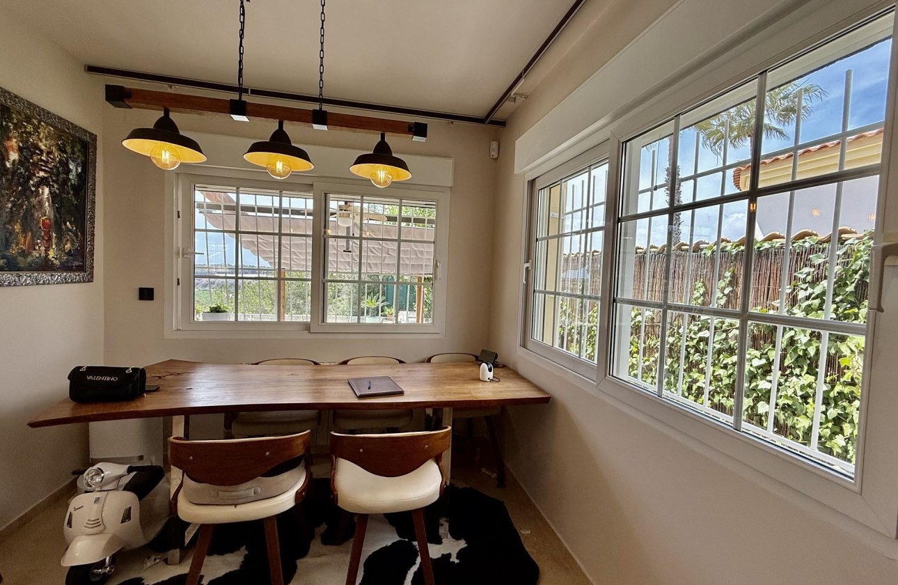 Herverkoop - Villa -
Orihuela Costa - Costa Blanca