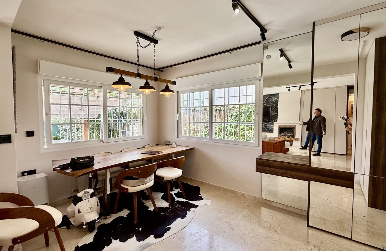 Herverkoop - Villa -
Orihuela Costa - Costa Blanca