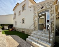 Herverkoop - Villa -
Orihuela Costa - Costa Blanca