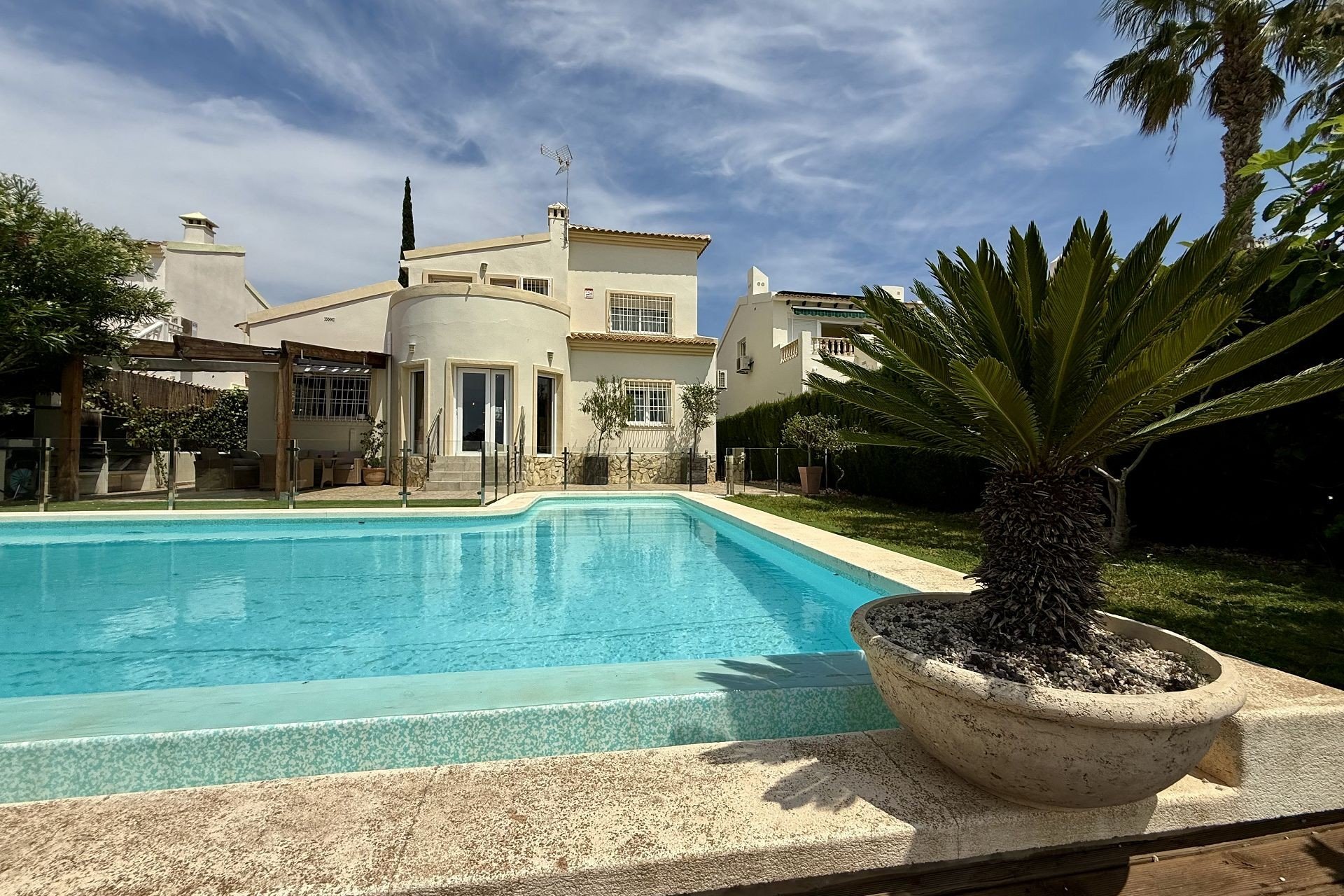 Herverkoop - Villa -
Orihuela Costa - Costa Blanca