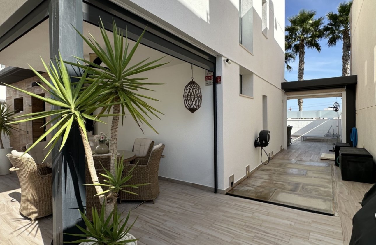 Herverkoop - Villa -
Orihuela Costa - Costa Blanca