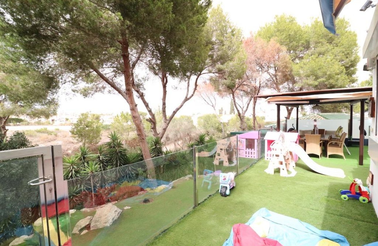 Herverkoop - Villa -
Orihuela Costa - Costa Blanca