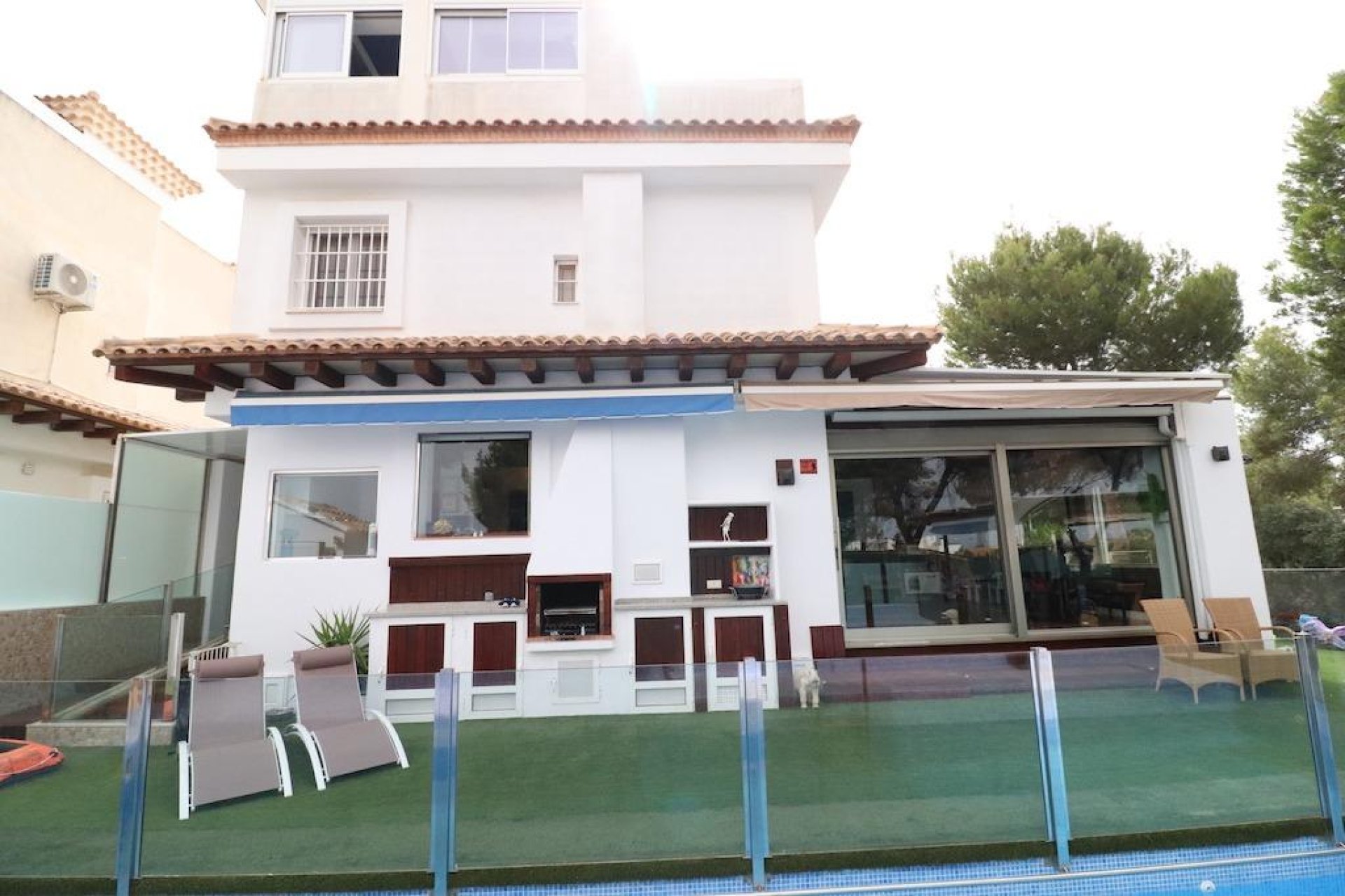 Herverkoop - Villa -
Orihuela Costa - Costa Blanca