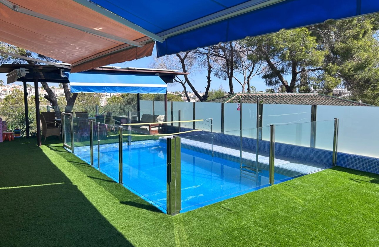 Herverkoop - Villa -
Orihuela Costa - Costa Blanca