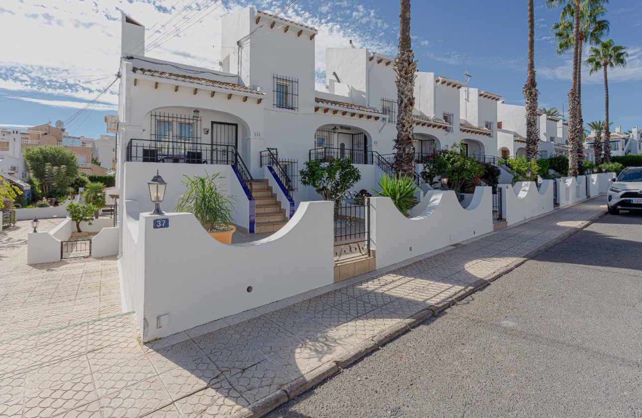 Herverkoop - Villa -
Orihuela Costa - Costa Blanca