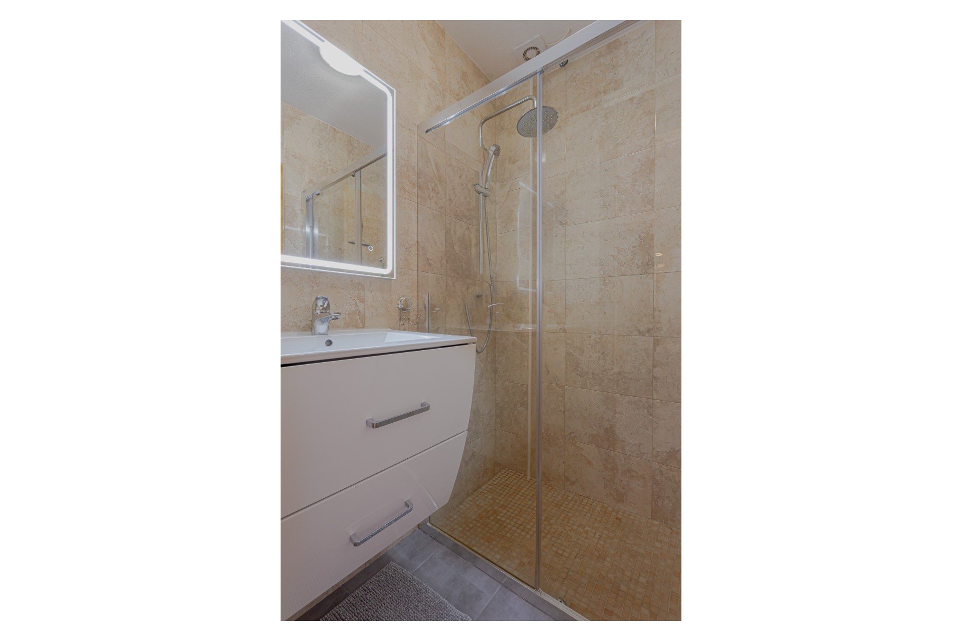 Herverkoop - Villa -
Orihuela Costa - Costa Blanca