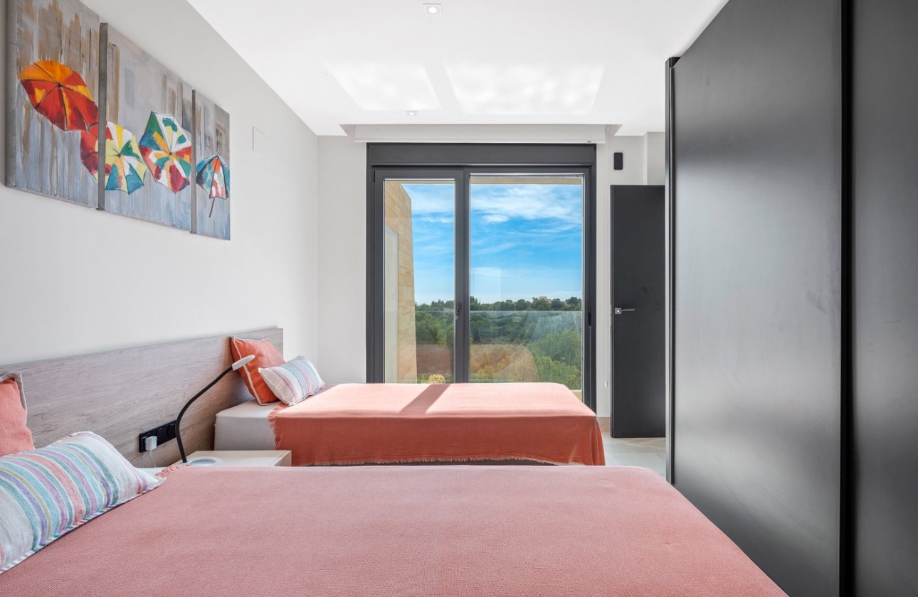 Herverkoop - Villa -
Orihuela Costa - Costa Blanca