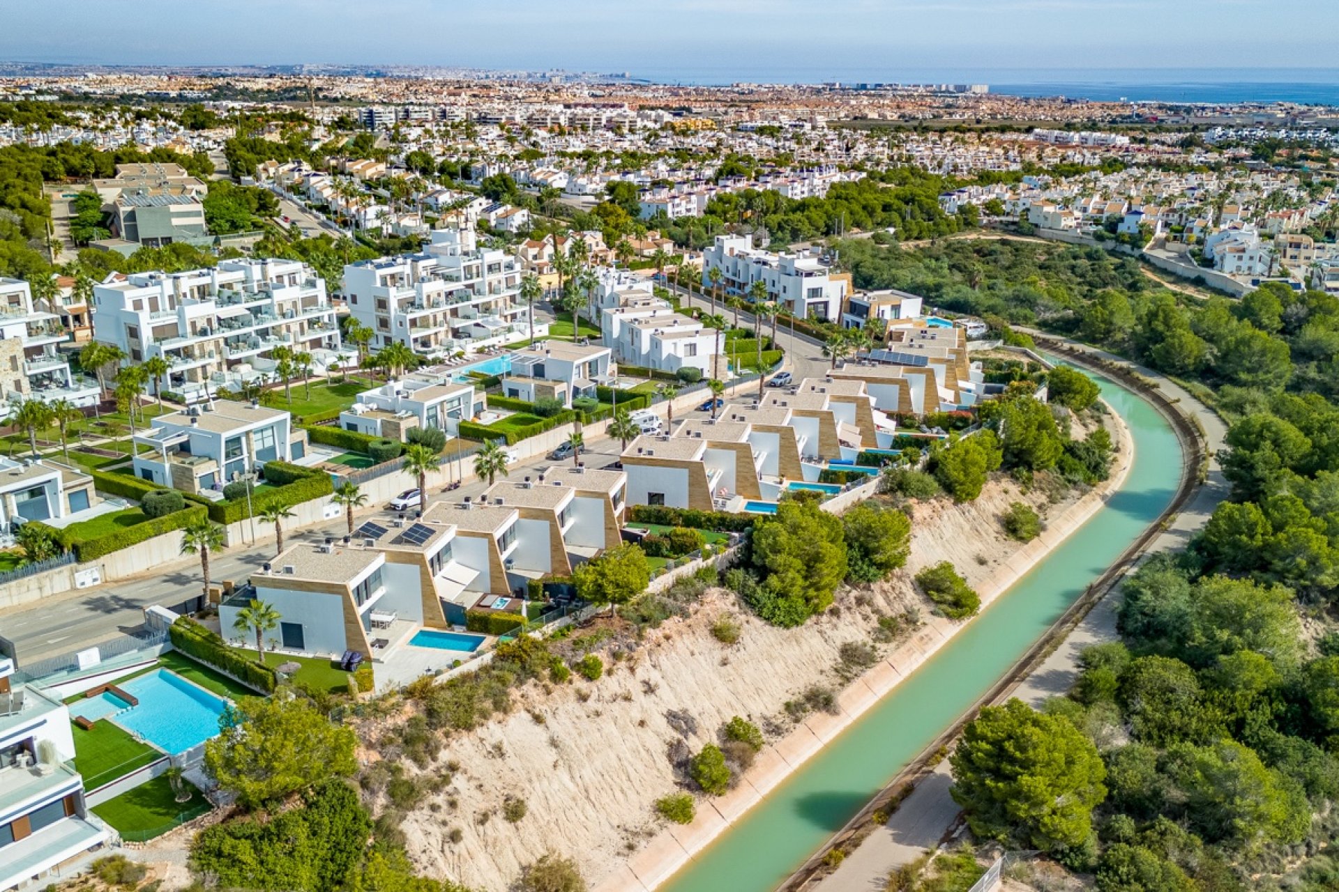 Herverkoop - Villa -
Orihuela Costa - Costa Blanca