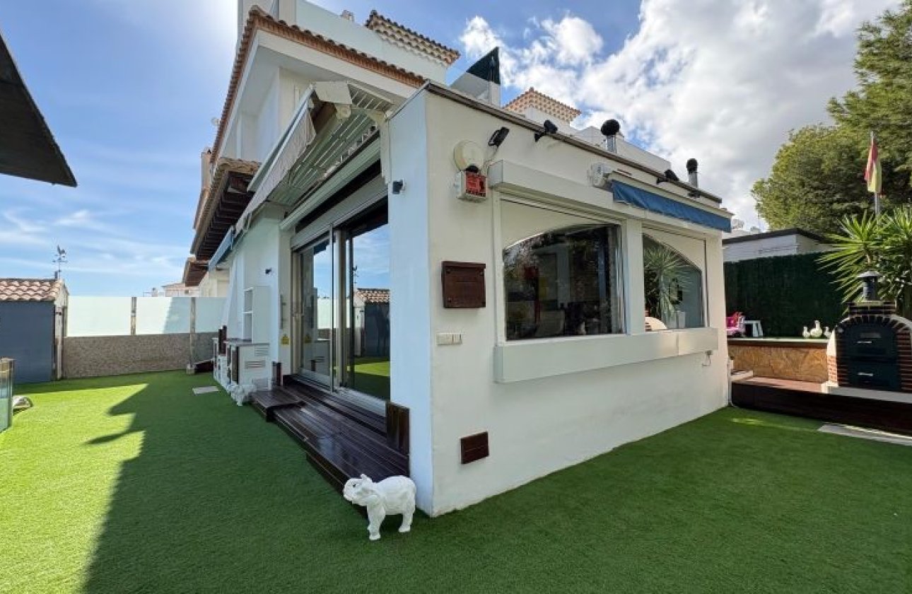 Herverkoop - Villa -
Orihuela Costa - Costa Blanca