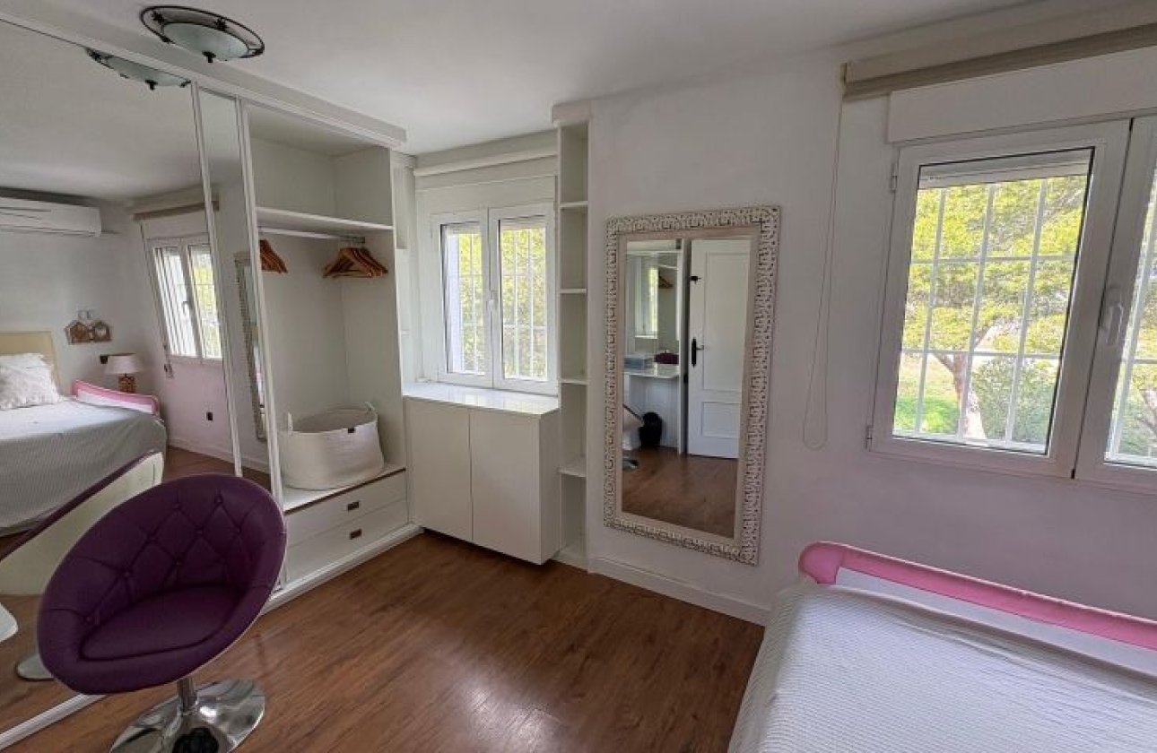 Herverkoop - Villa -
Orihuela Costa - Costa Blanca