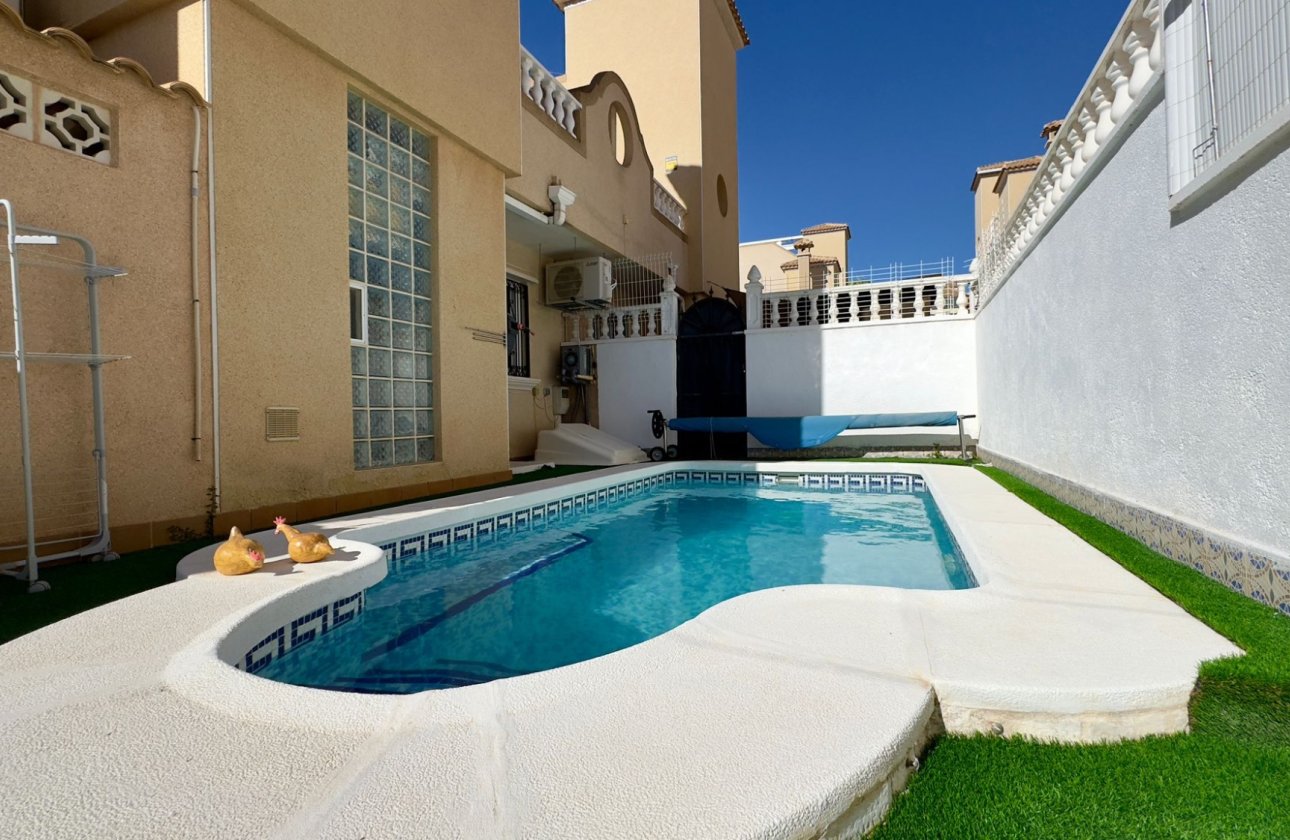 Herverkoop - Villa -
Orihuela Costa - Costa Blanca