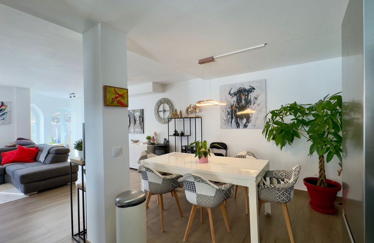 Herverkoop - Villa -
Orihuela Costa - Costa Blanca