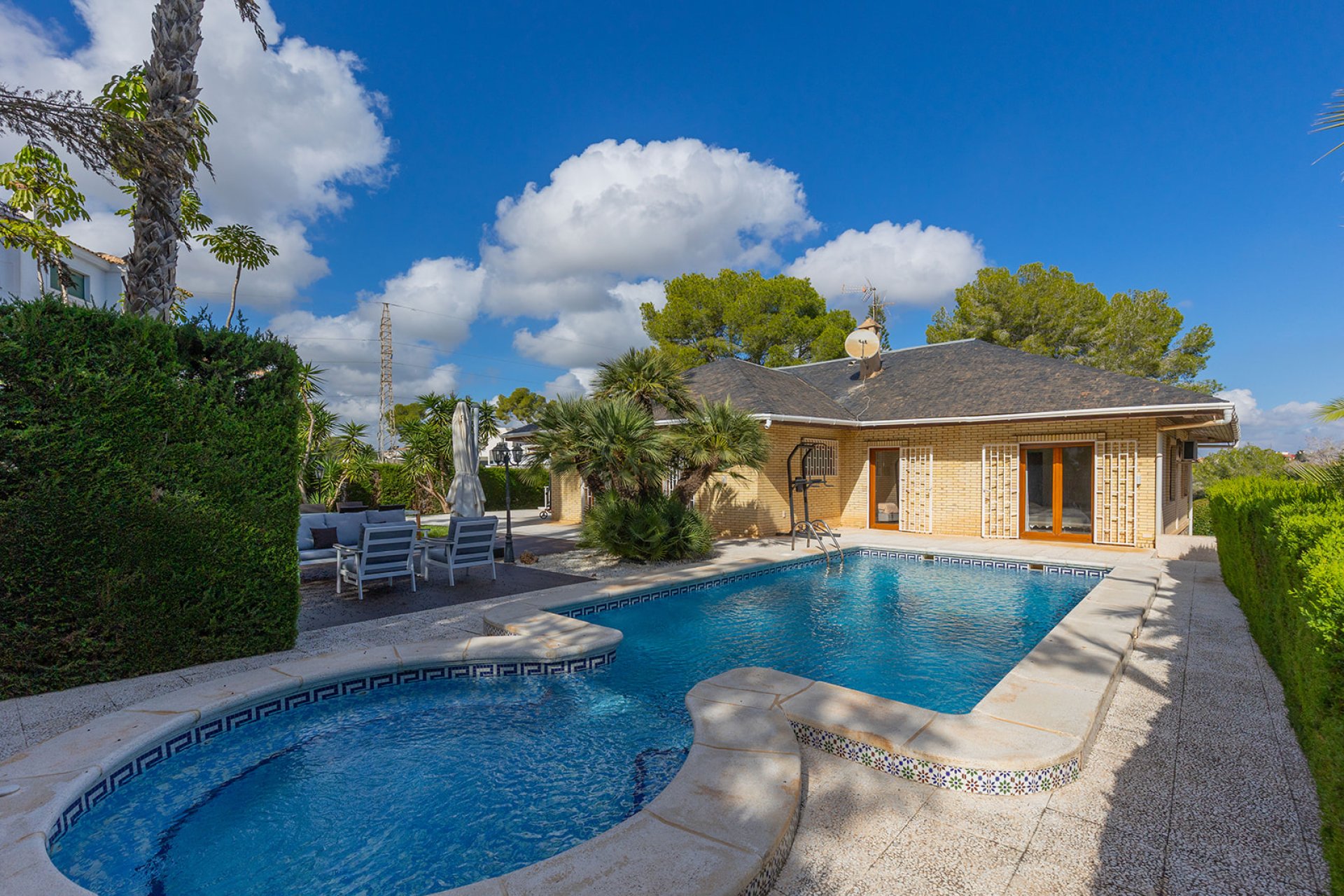 Herverkoop - Villa -
Orihuela Costa - Costa Blanca