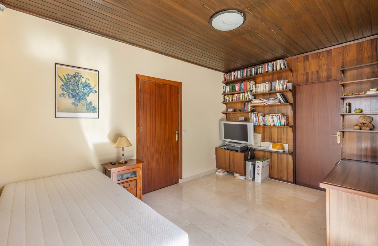 Herverkoop - Villa -
Orihuela Costa - Costa Blanca