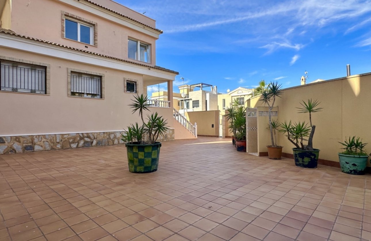 Herverkoop - Villa -
Orihuela Costa - Costa Blanca