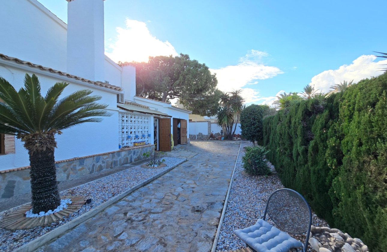 Herverkoop - Villa -
Orihuela Costa - Costa Blanca