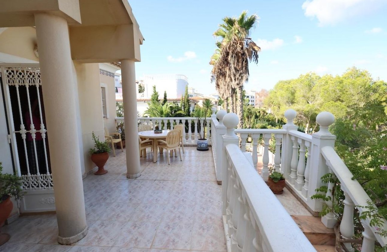 Herverkoop - Villa -
Orihuela Costa - Costa Blanca