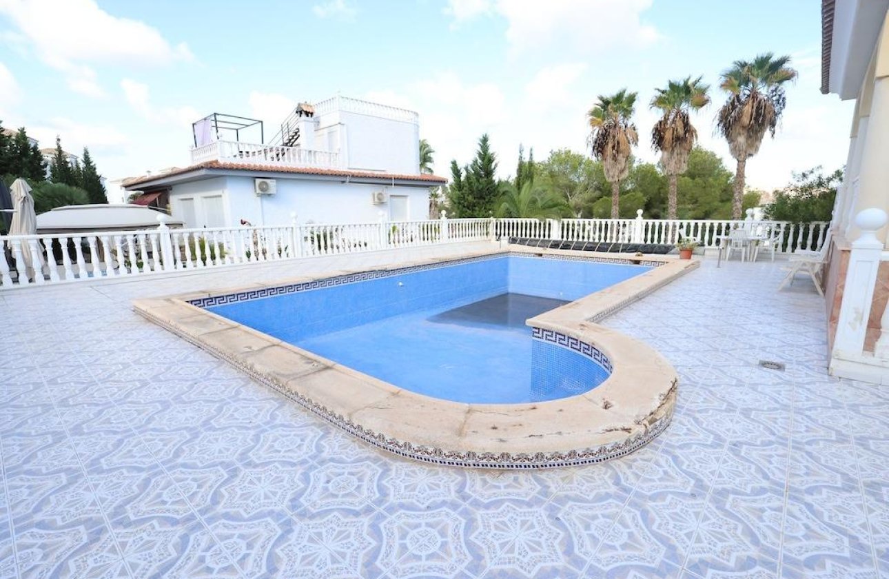 Herverkoop - Villa -
Orihuela Costa - Costa Blanca