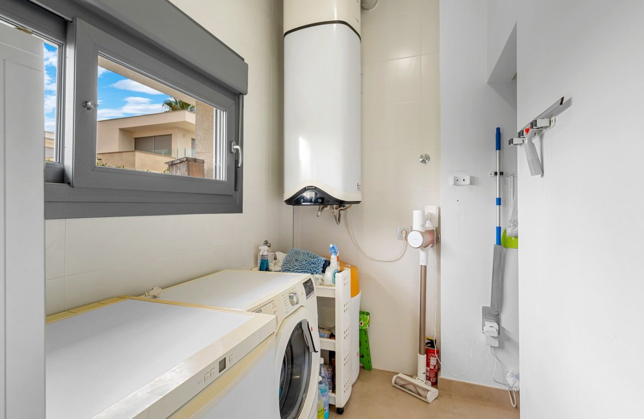 Herverkoop - Villa -
Orihuela Costa - Costa Blanca