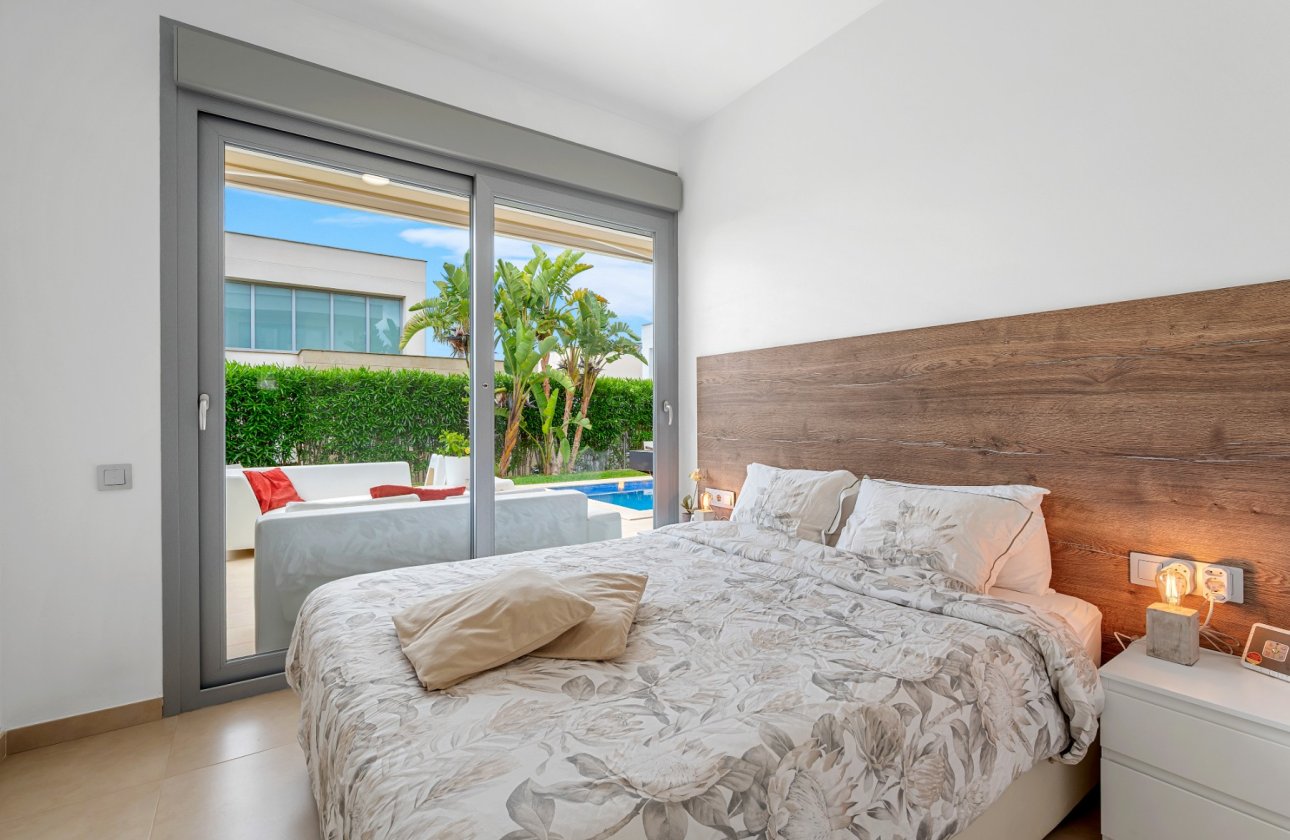 Herverkoop - Villa -
Orihuela Costa - Costa Blanca