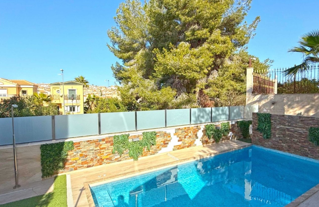 Herverkoop - Villa -
Orihuela Costa - Costa Blanca