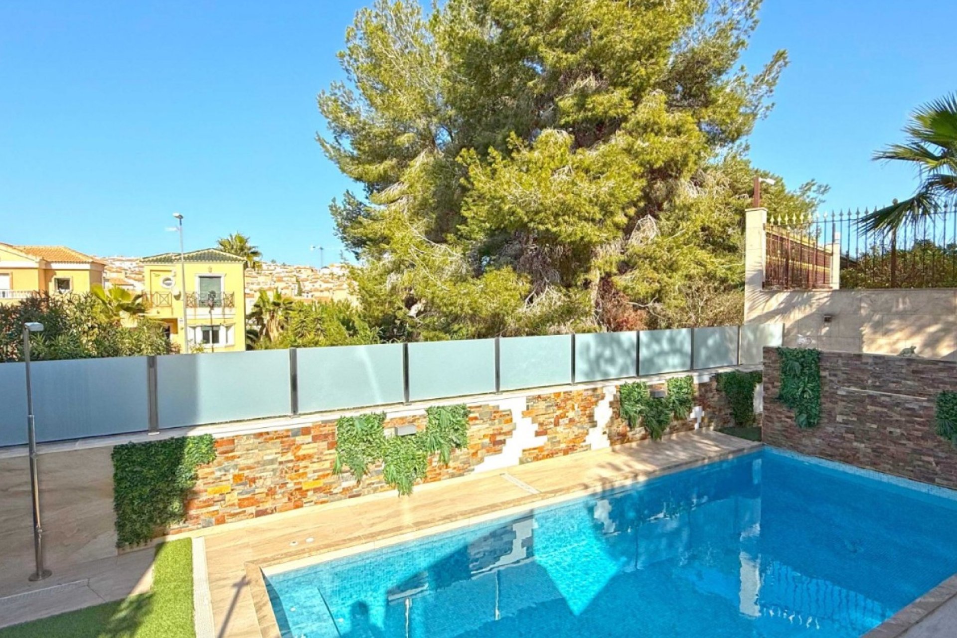 Herverkoop - Villa -
Orihuela Costa - Costa Blanca