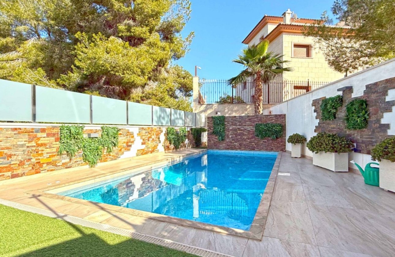 Herverkoop - Villa -
Orihuela Costa - Costa Blanca