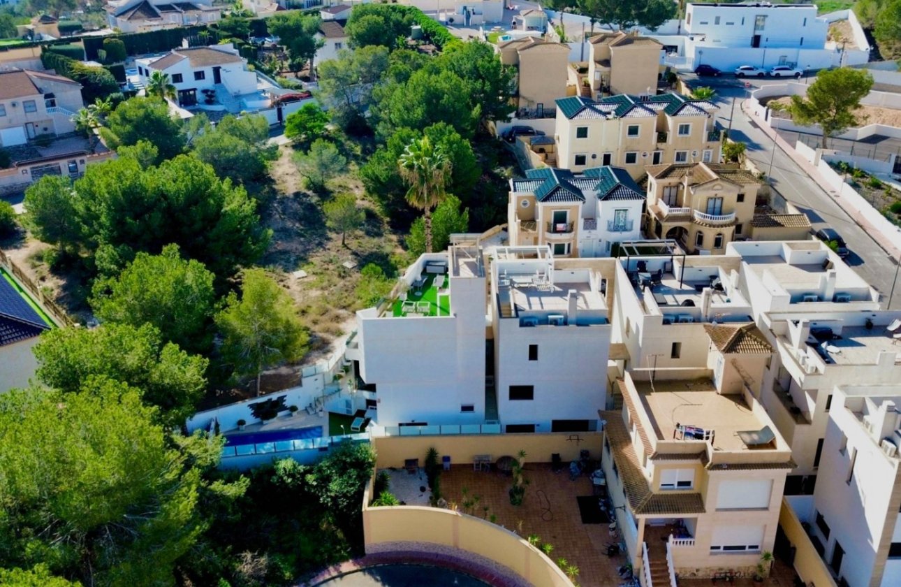 Herverkoop - Villa -
Orihuela Costa - Costa Blanca