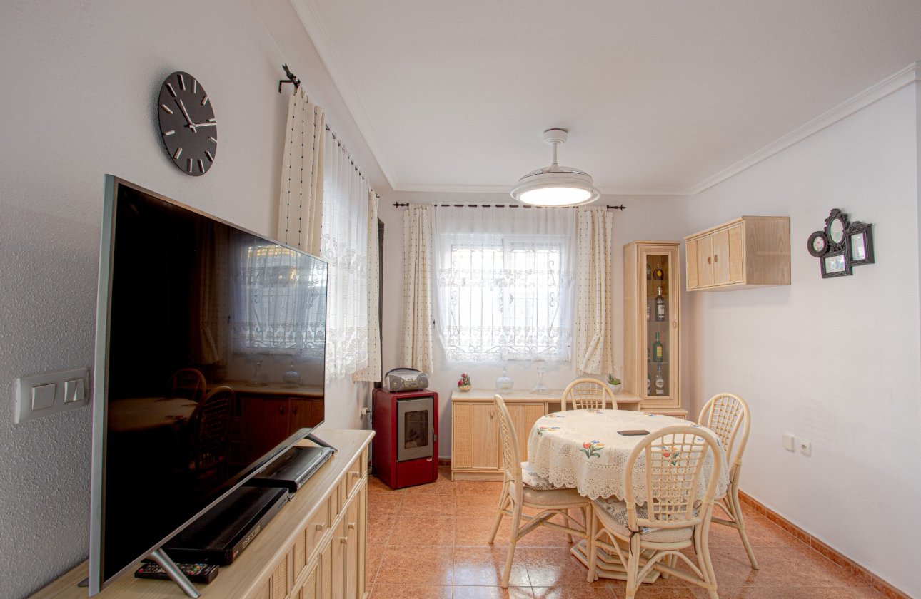 Herverkoop - Villa -
Orihuela Costa - Costa Blanca