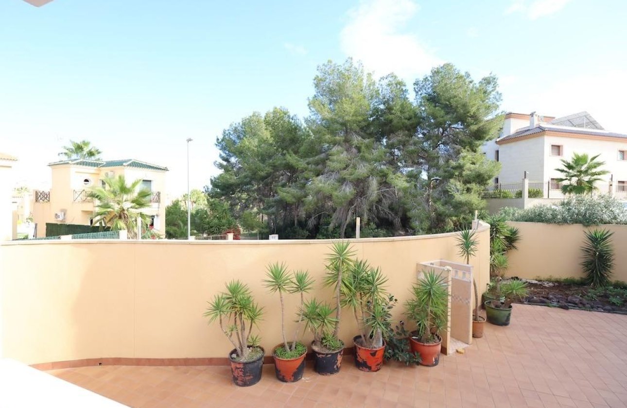 Herverkoop - Villa -
Orihuela Costa - Costa Blanca