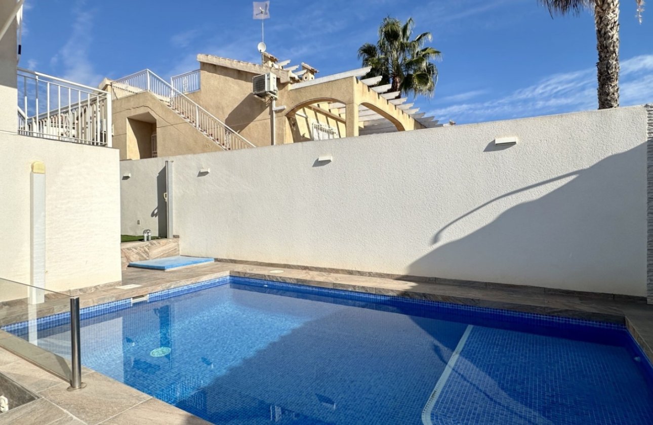 Herverkoop - Villa -
Orihuela Costa - Costa Blanca