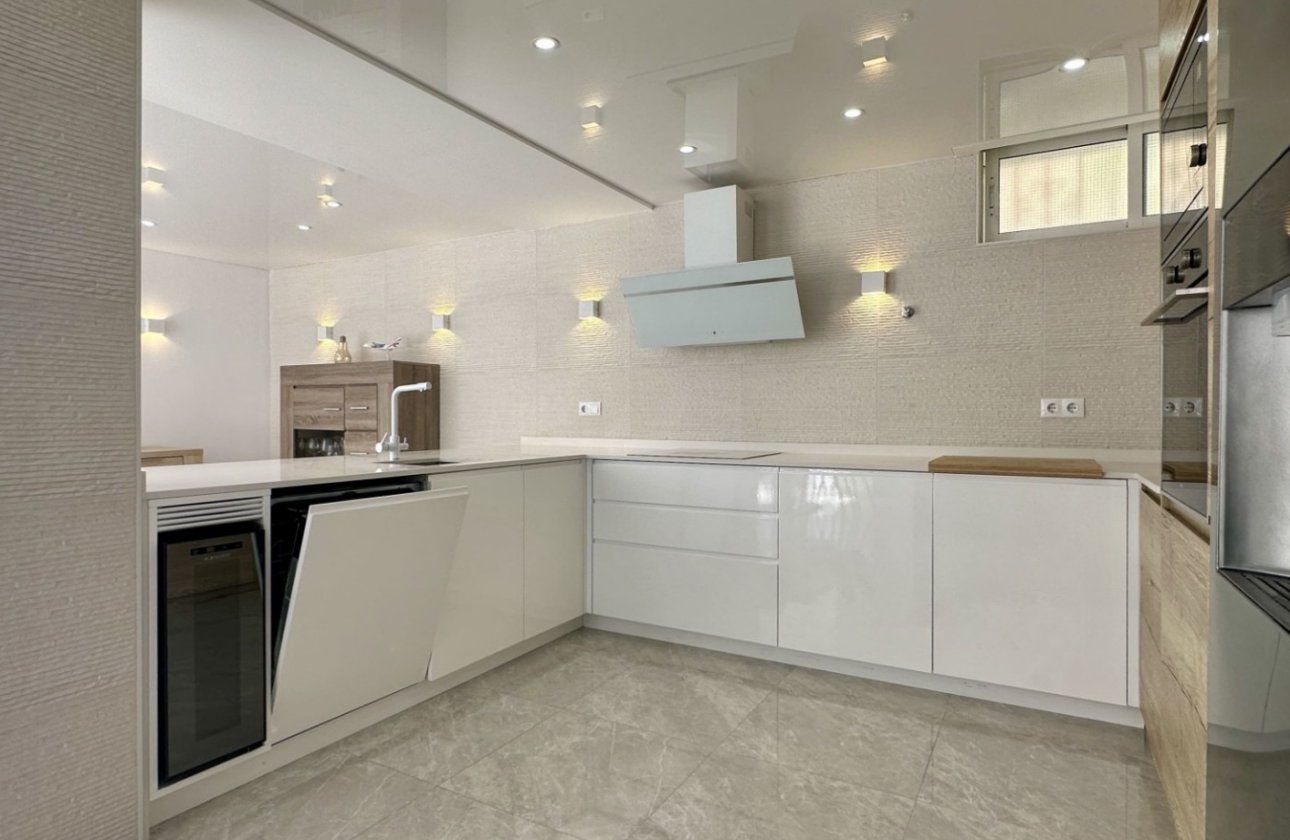 Herverkoop - Villa -
Orihuela Costa - Costa Blanca