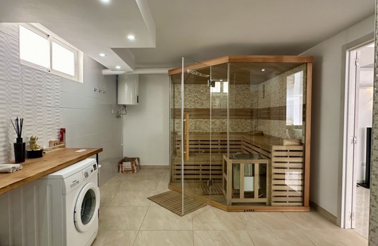 Herverkoop - Villa -
Orihuela Costa - Costa Blanca