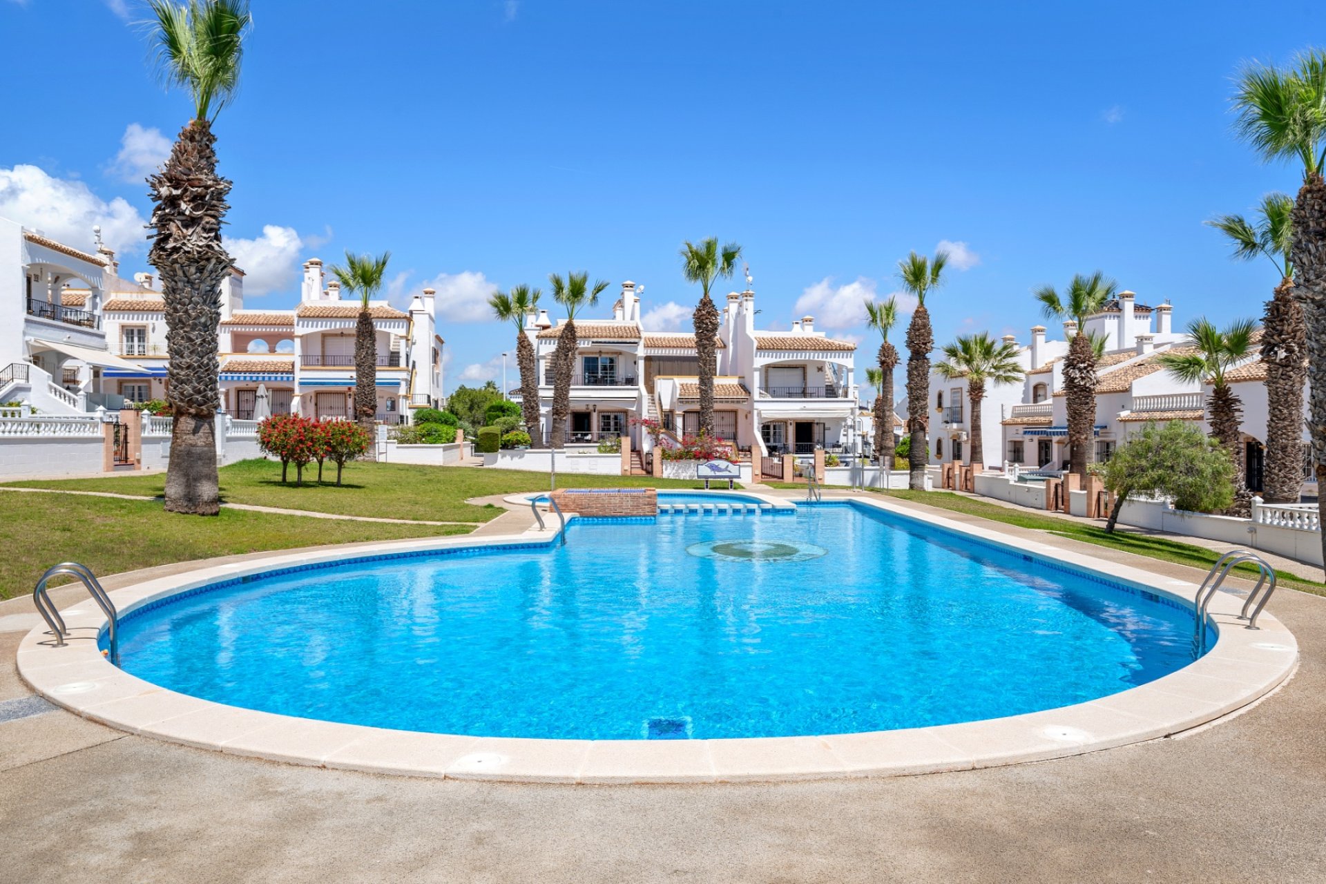 Herverkoop - Villa -
Orihuela Costa - Costa Blanca