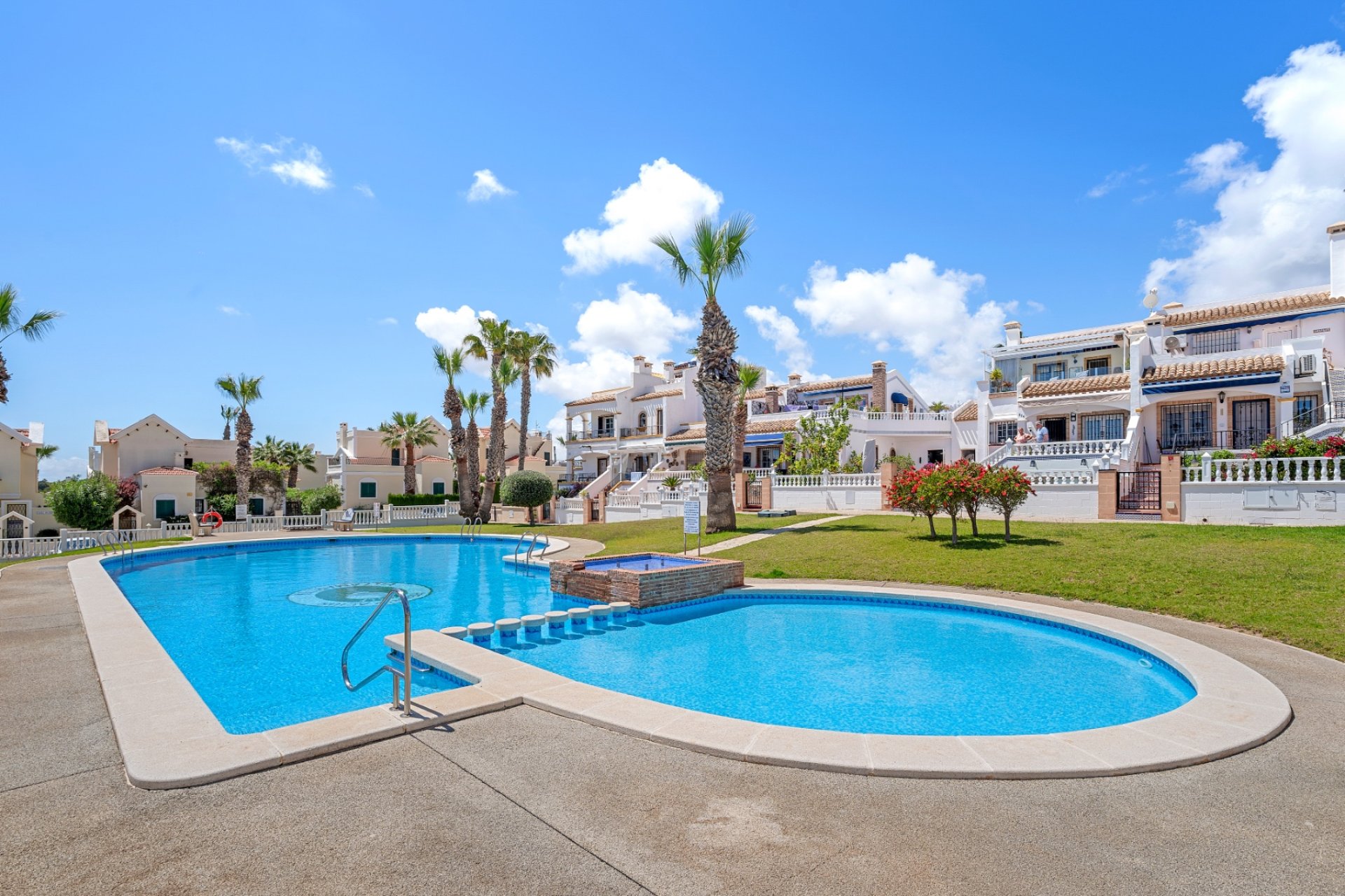 Herverkoop - Villa -
Orihuela Costa - Costa Blanca