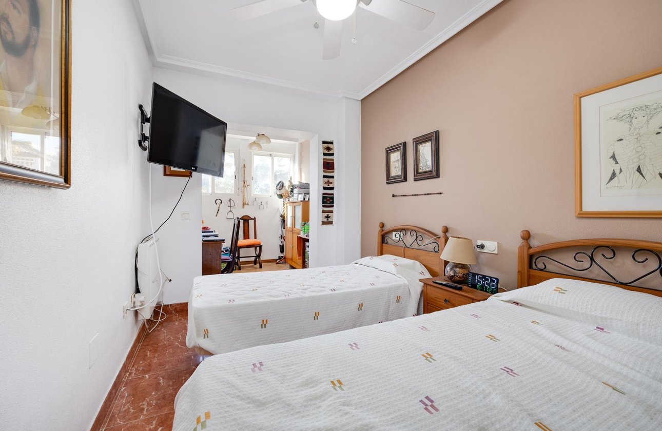 Herverkoop - Villa -
Orihuela Costa - Costa Blanca