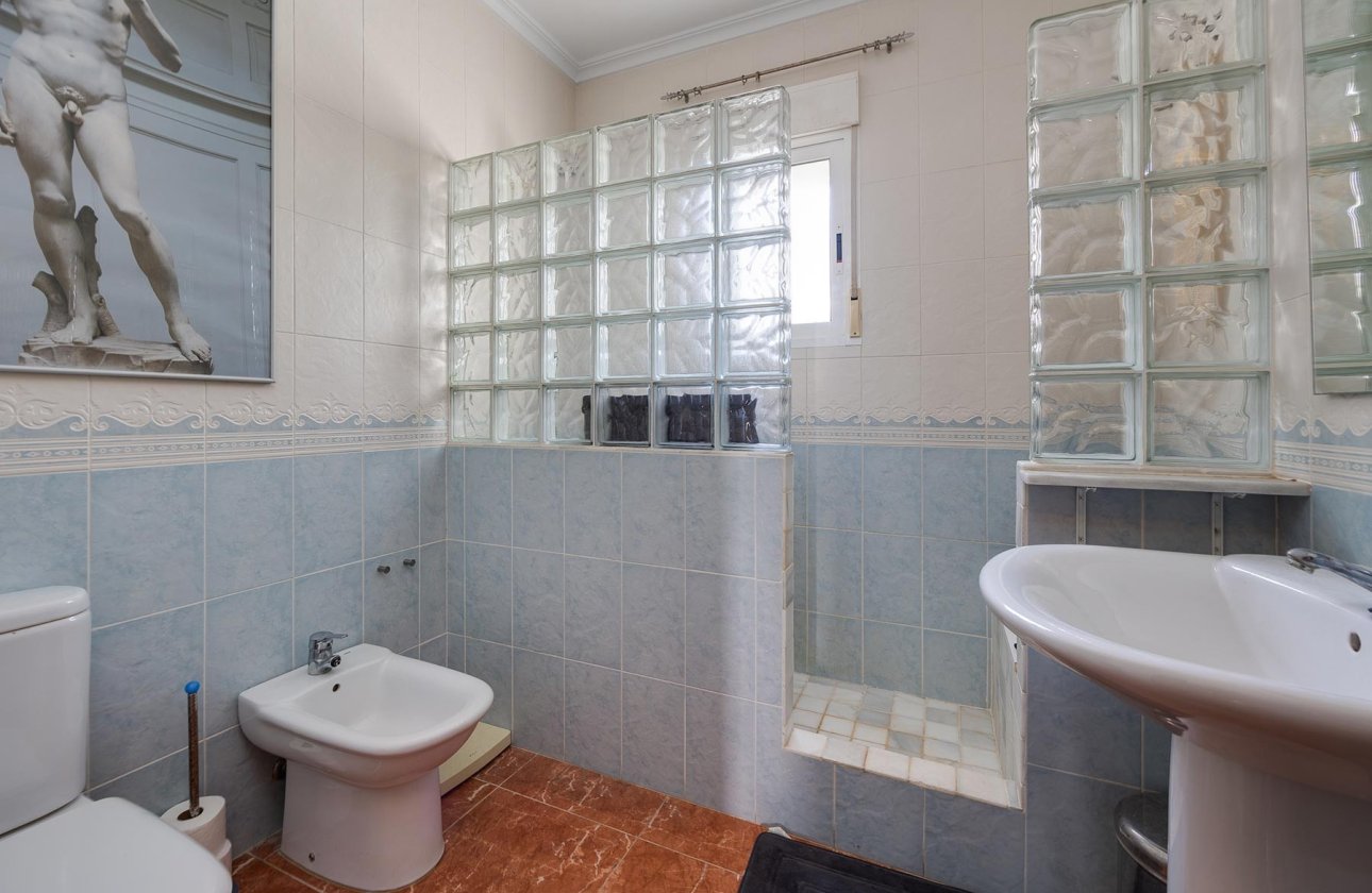 Herverkoop - Villa -
Orihuela Costa - Costa Blanca