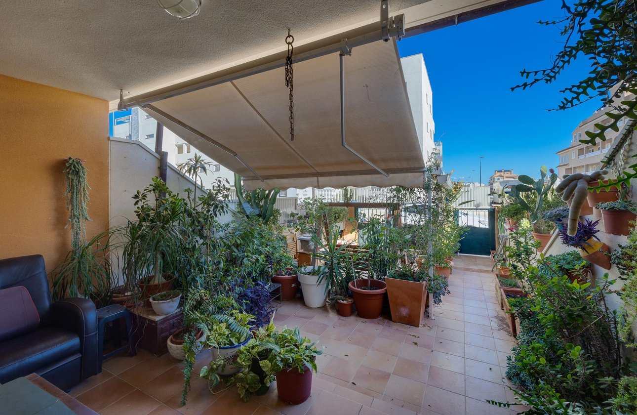 Herverkoop - Villa -
Orihuela Costa - Costa Blanca