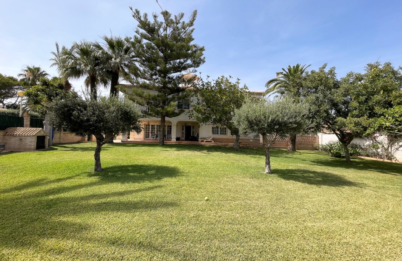 Herverkoop - Villa -
Orihuela Costa - Costa Blanca