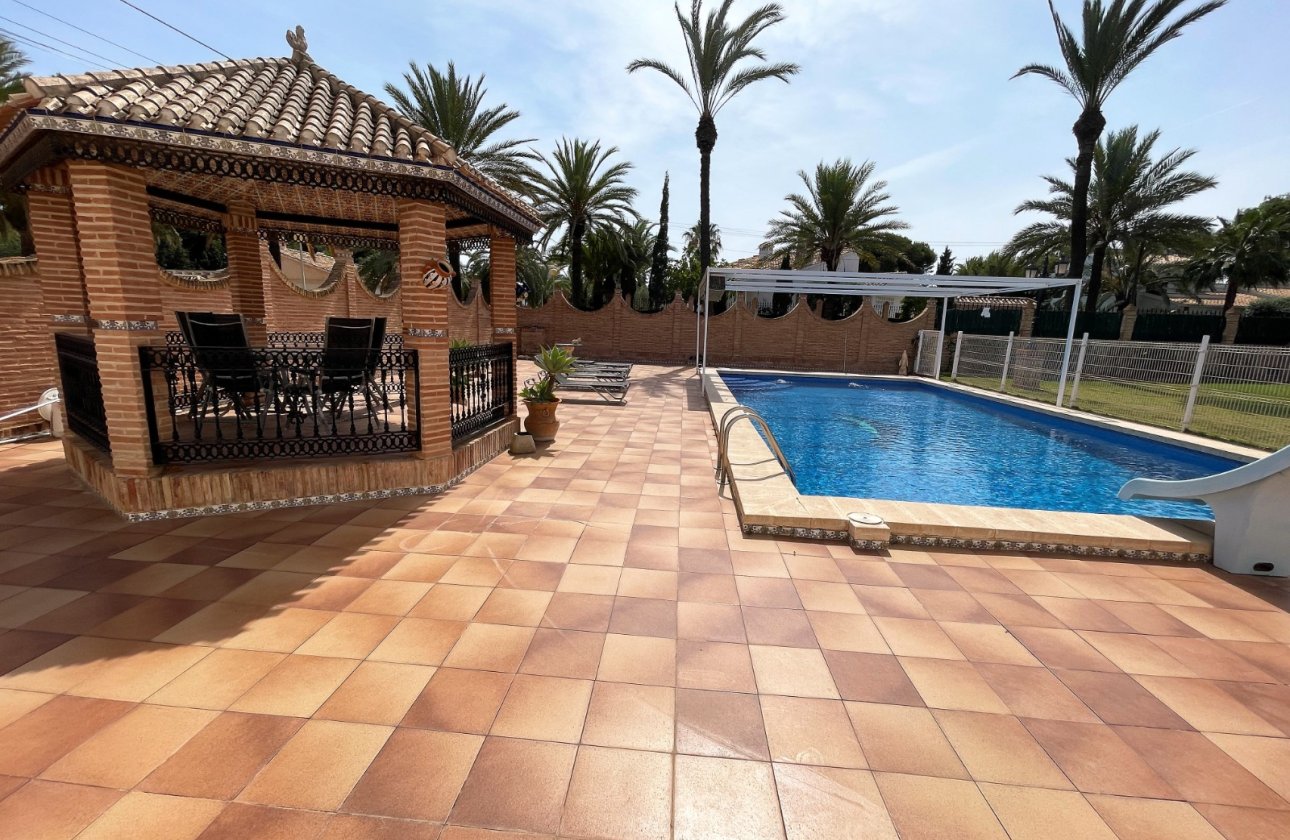 Herverkoop - Villa -
Orihuela Costa - Costa Blanca