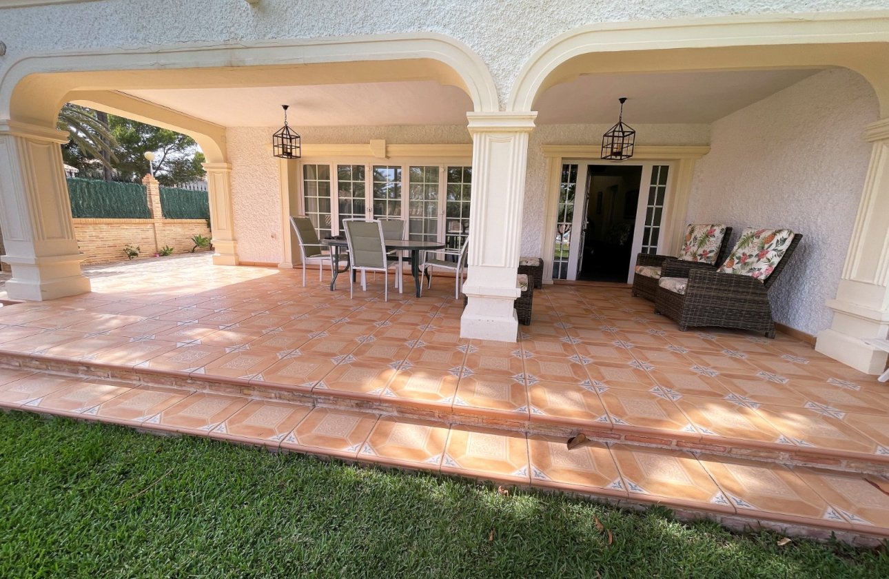 Herverkoop - Villa -
Orihuela Costa - Costa Blanca