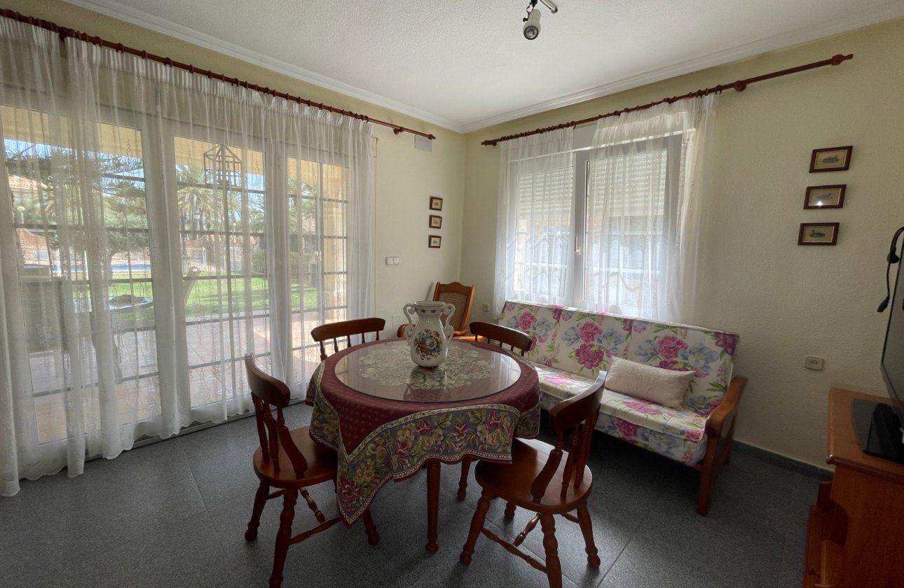 Herverkoop - Villa -
Orihuela Costa - Costa Blanca