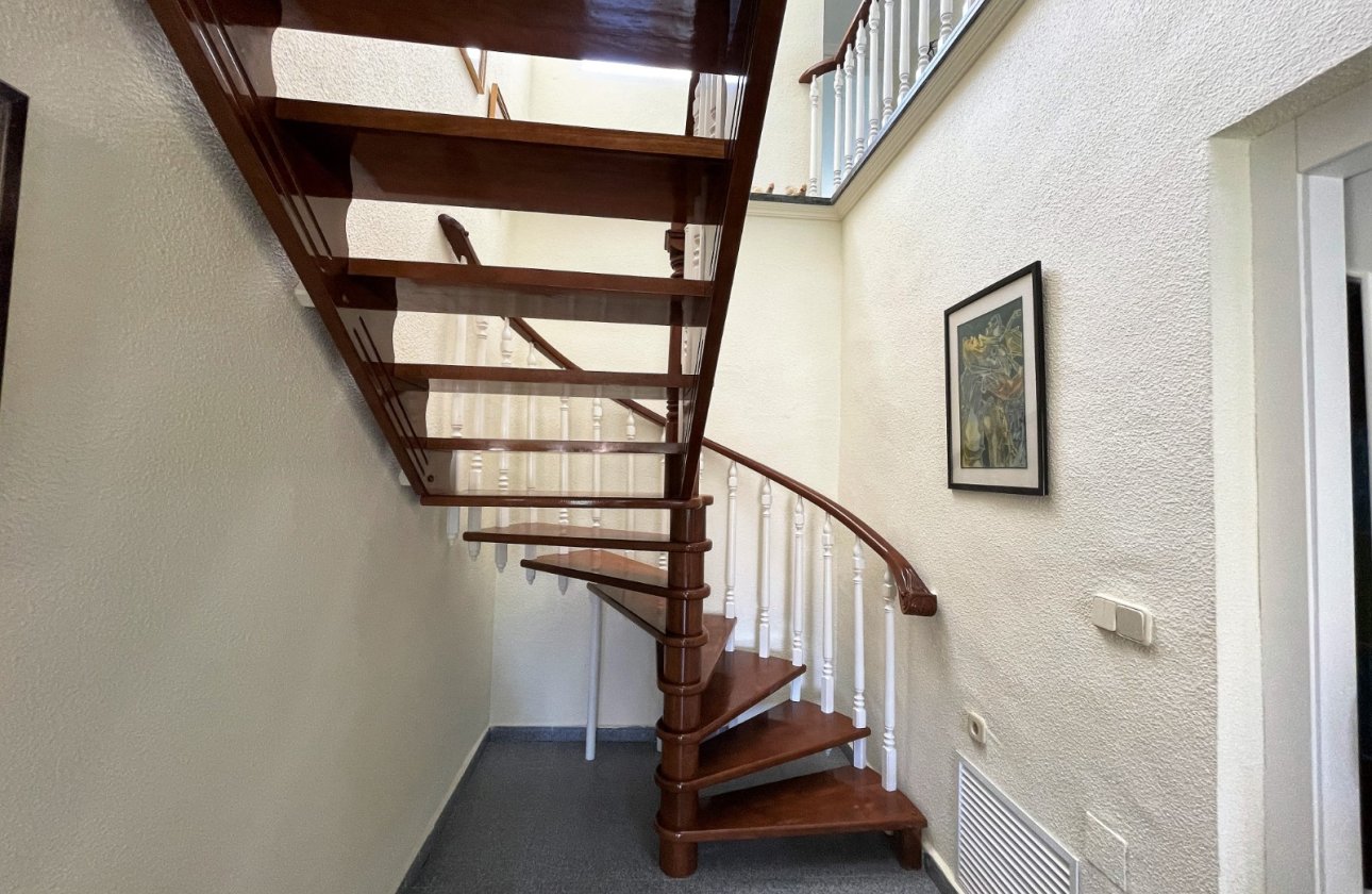 Herverkoop - Villa -
Orihuela Costa - Costa Blanca